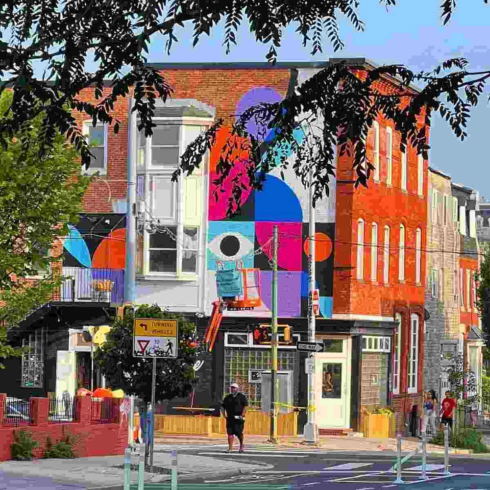 Jaz Erenberg Bauhaus Blue. Bauhaus-like mural in Baltimore, Maryland