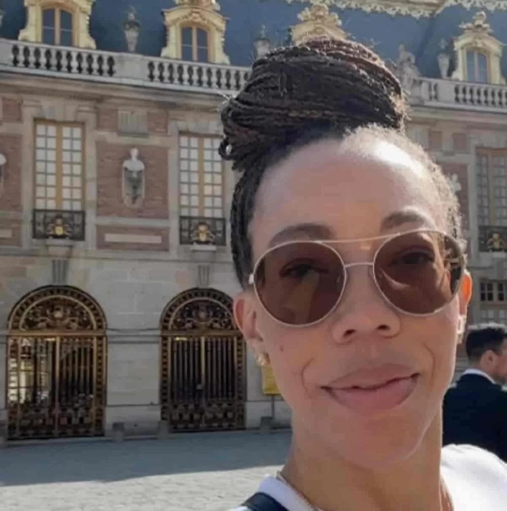 Portrait artist Amy-Sherald signs with CCA.