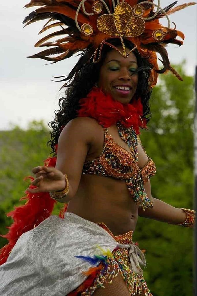 Image: Female dancer shows her style during Cinco de Mayo celebration in DC